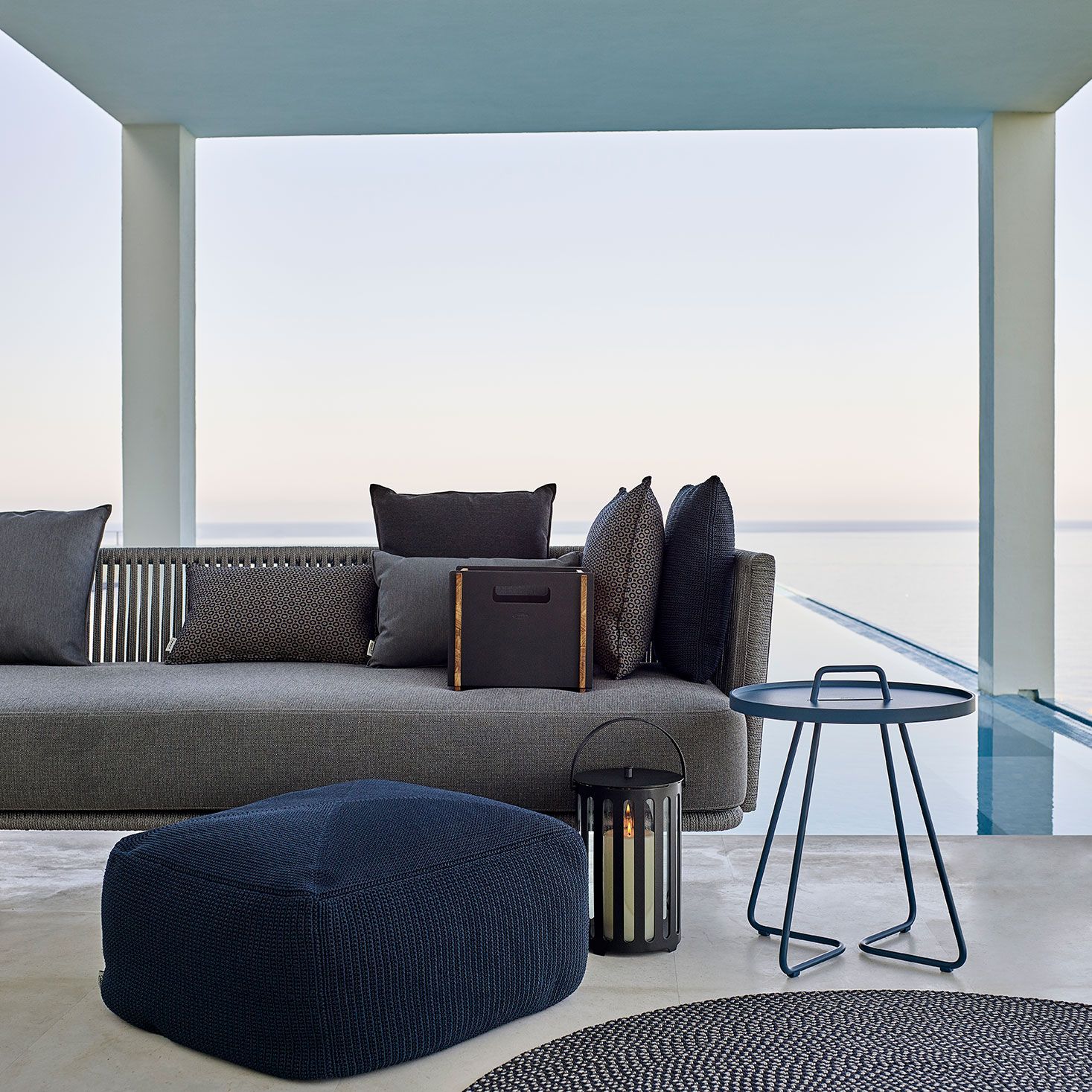 Divine pyntepude 50x50 cm Blue