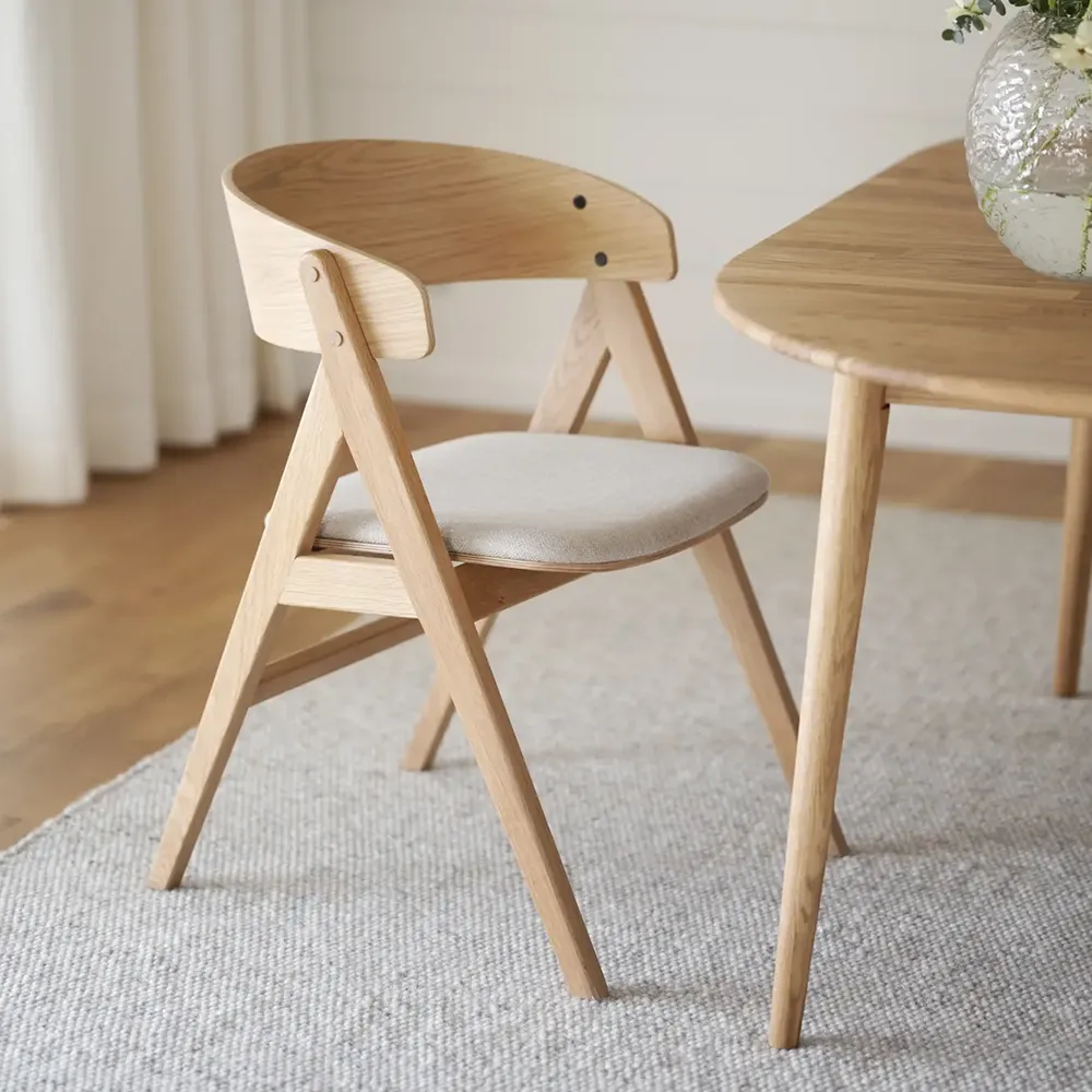 Waterton spisestol med armlæn eg/beige stof