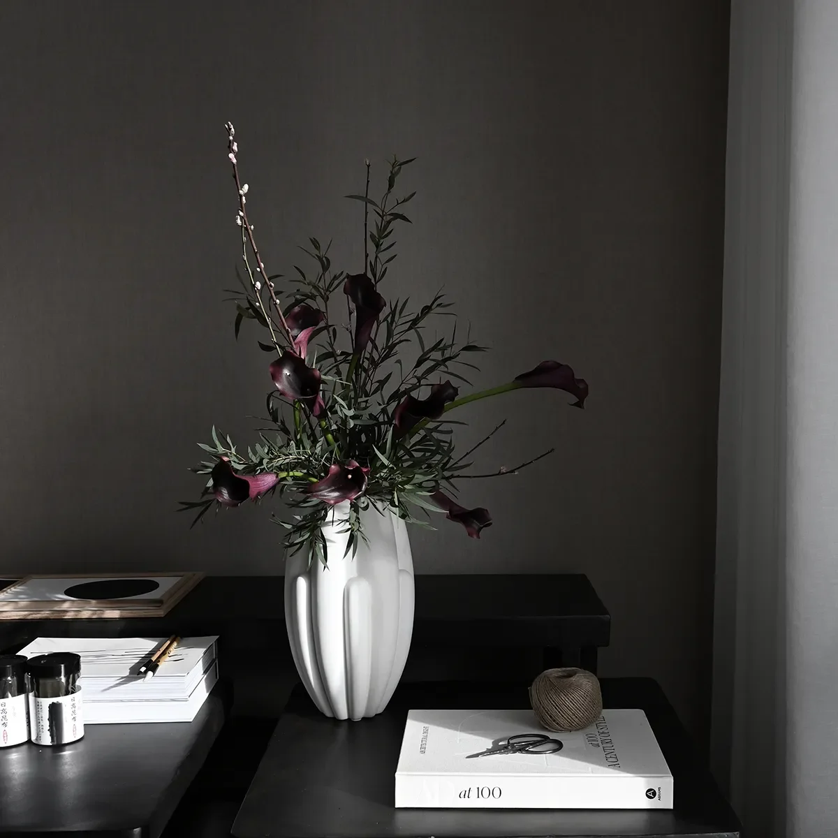 Håndlavet vase Bloom Slim Mini Bone White H34 cm