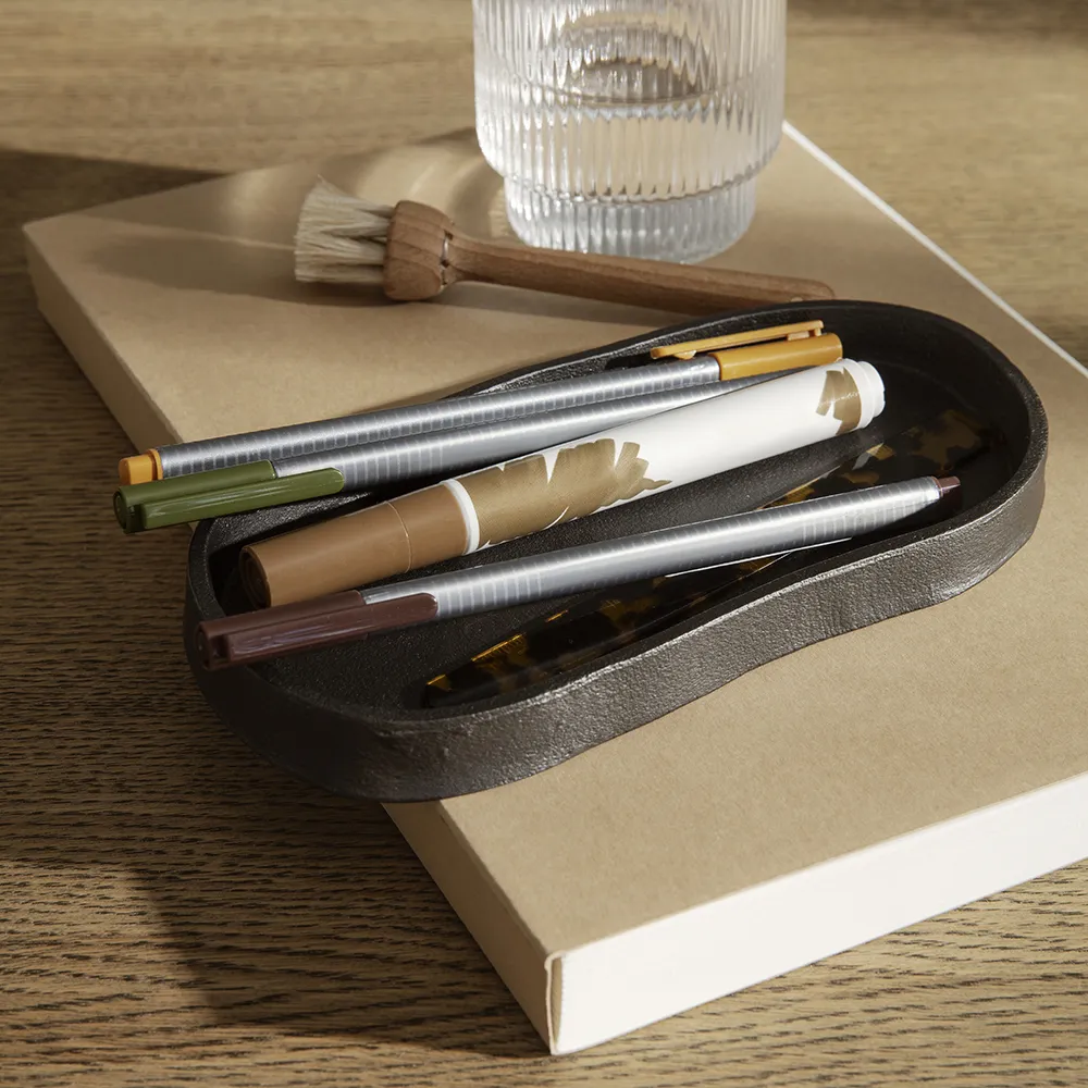 Yama Tray - Oval - Blackened Aluminium