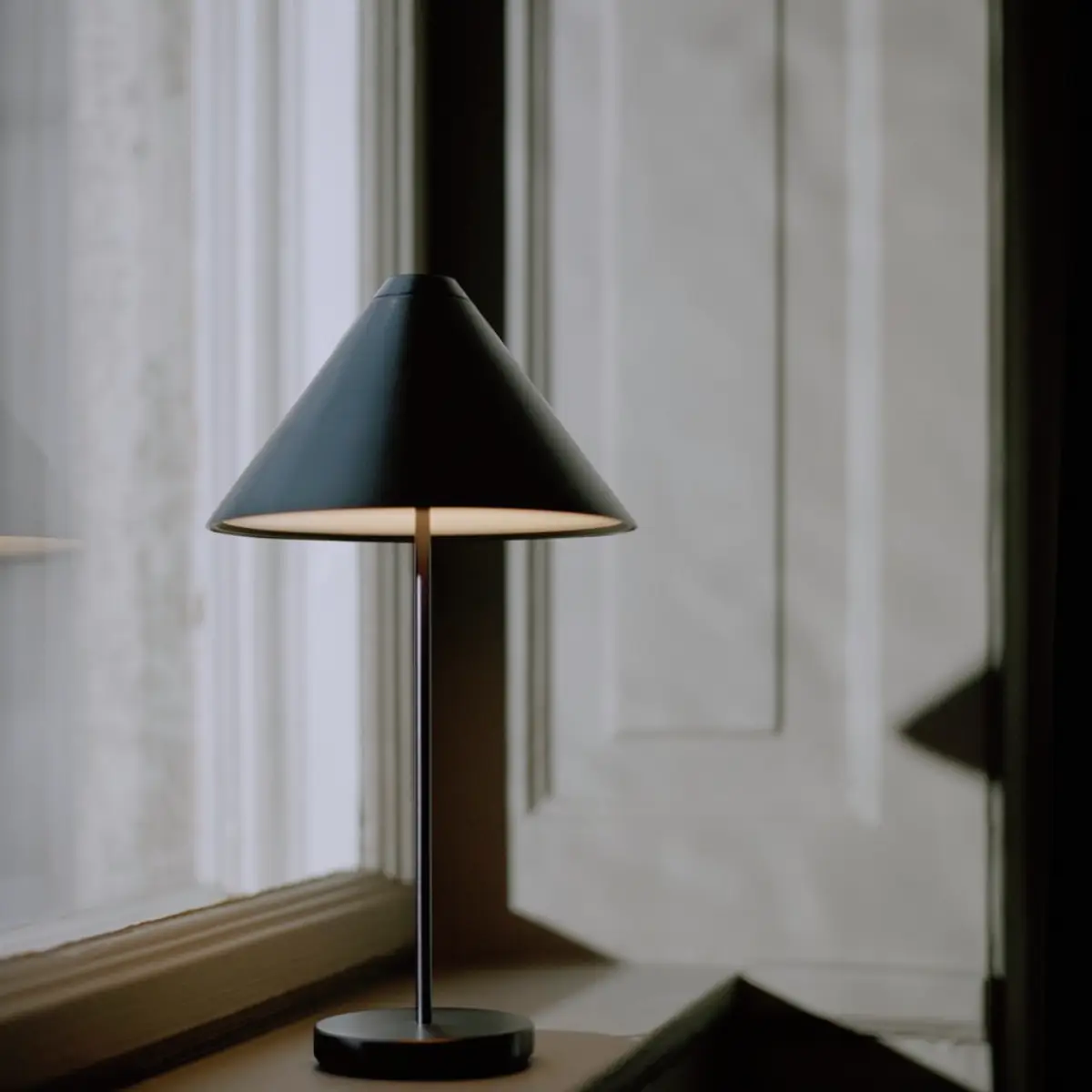 Brolly Bordlampe Stål Sort