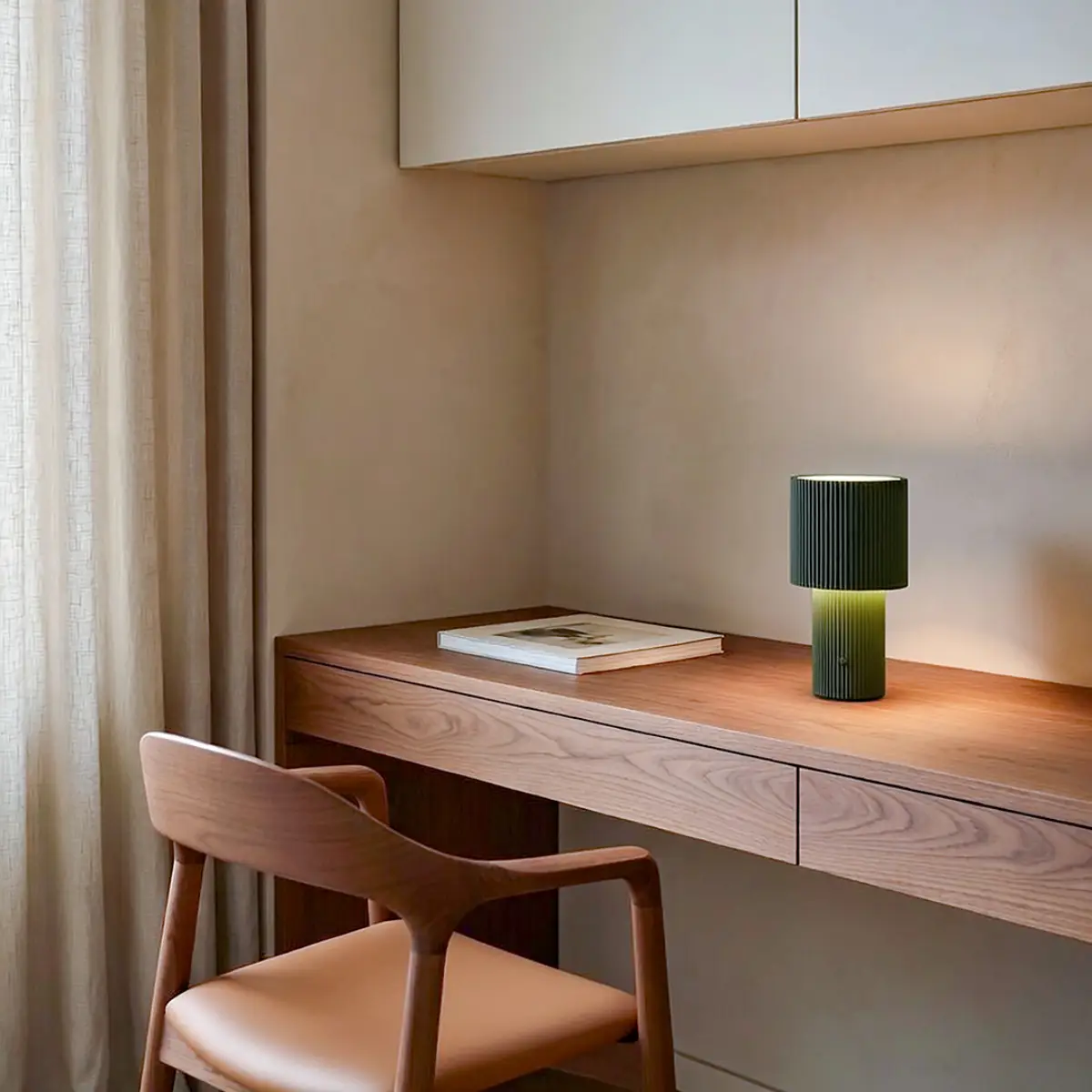 Iluma bærbar bordlampe Ø12,2 x H22,1 cm Metal olivengrøn