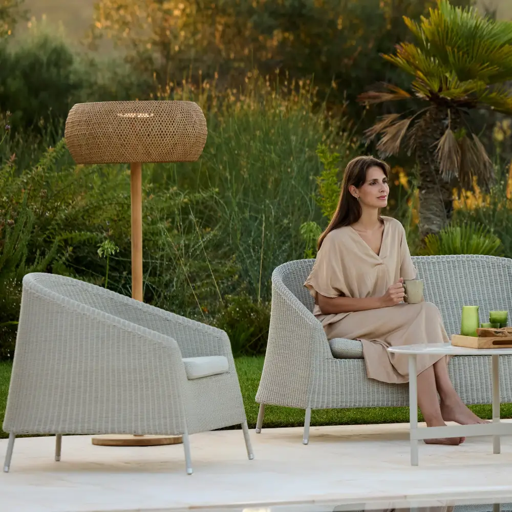 Illusion Glow gulvlampe m/natural Weave Teak