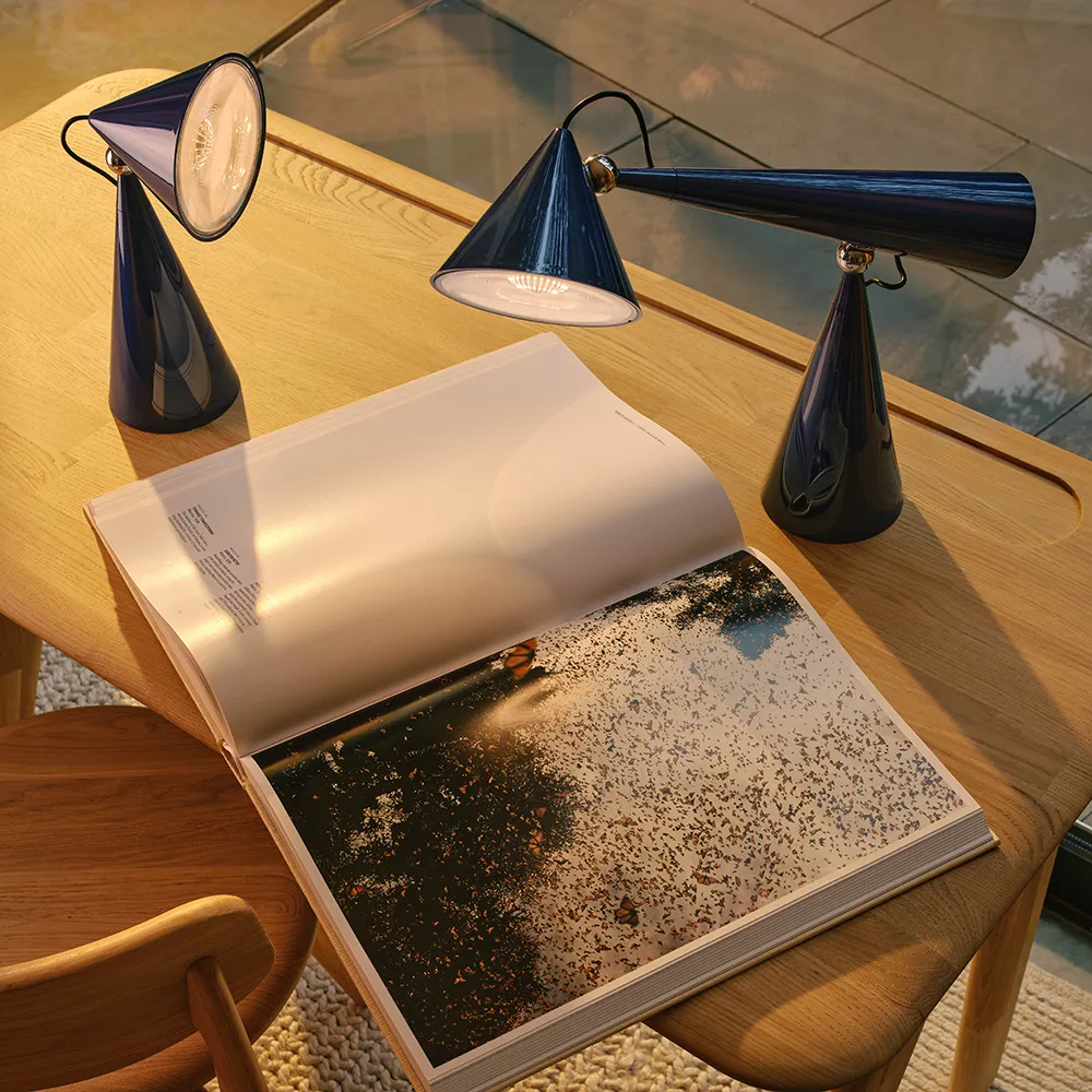 Pose Bordlampe LED Indigo