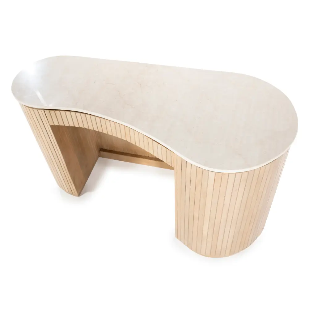 Kira Skrivebord