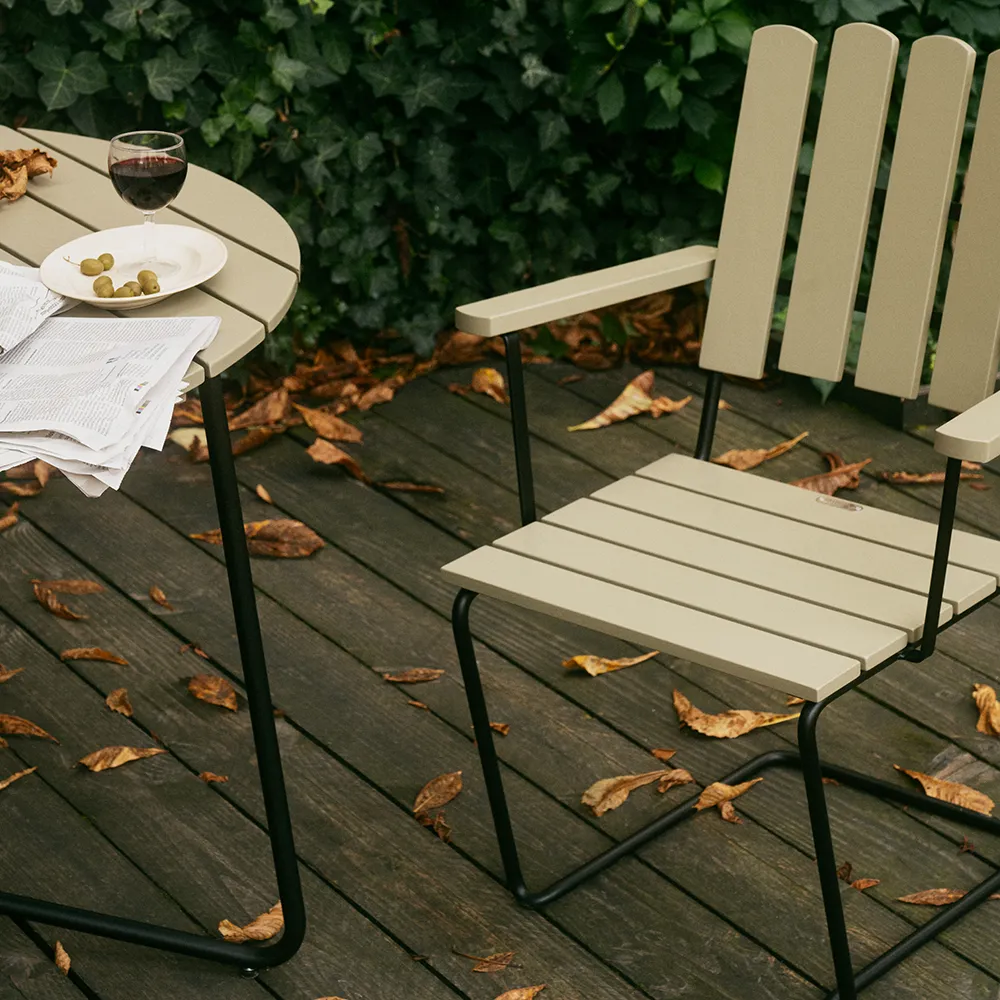 Bord 6B 60 Grønlakeret eg / sort stativ