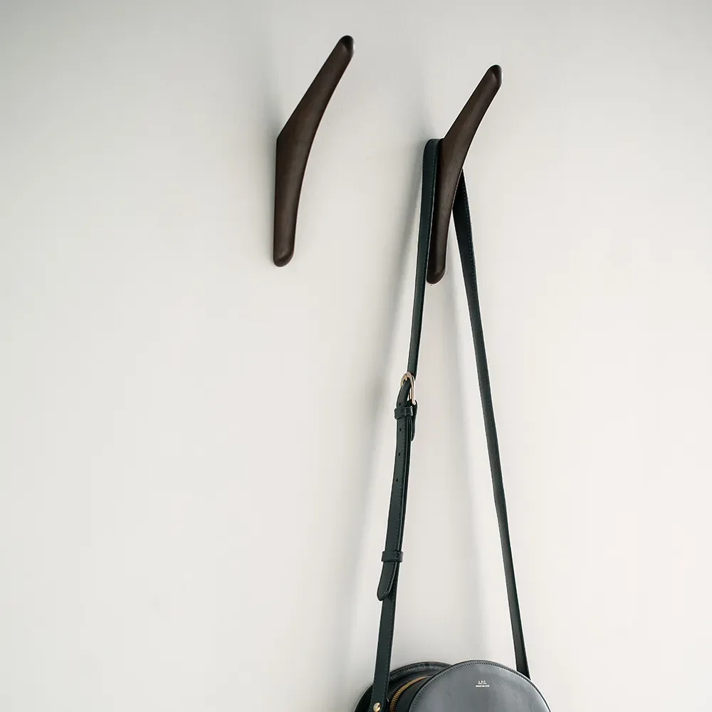  PI bøjle væg lakeret mørkebrun mahogni