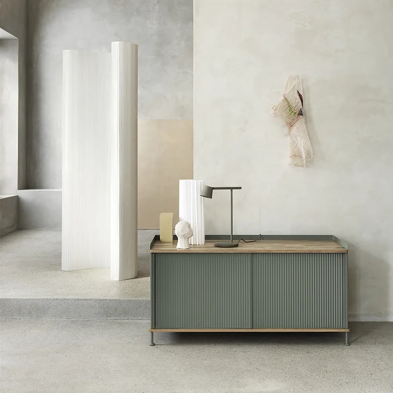 Enfold skænk 124 x 45 cm  - oiled oak Dusty Green