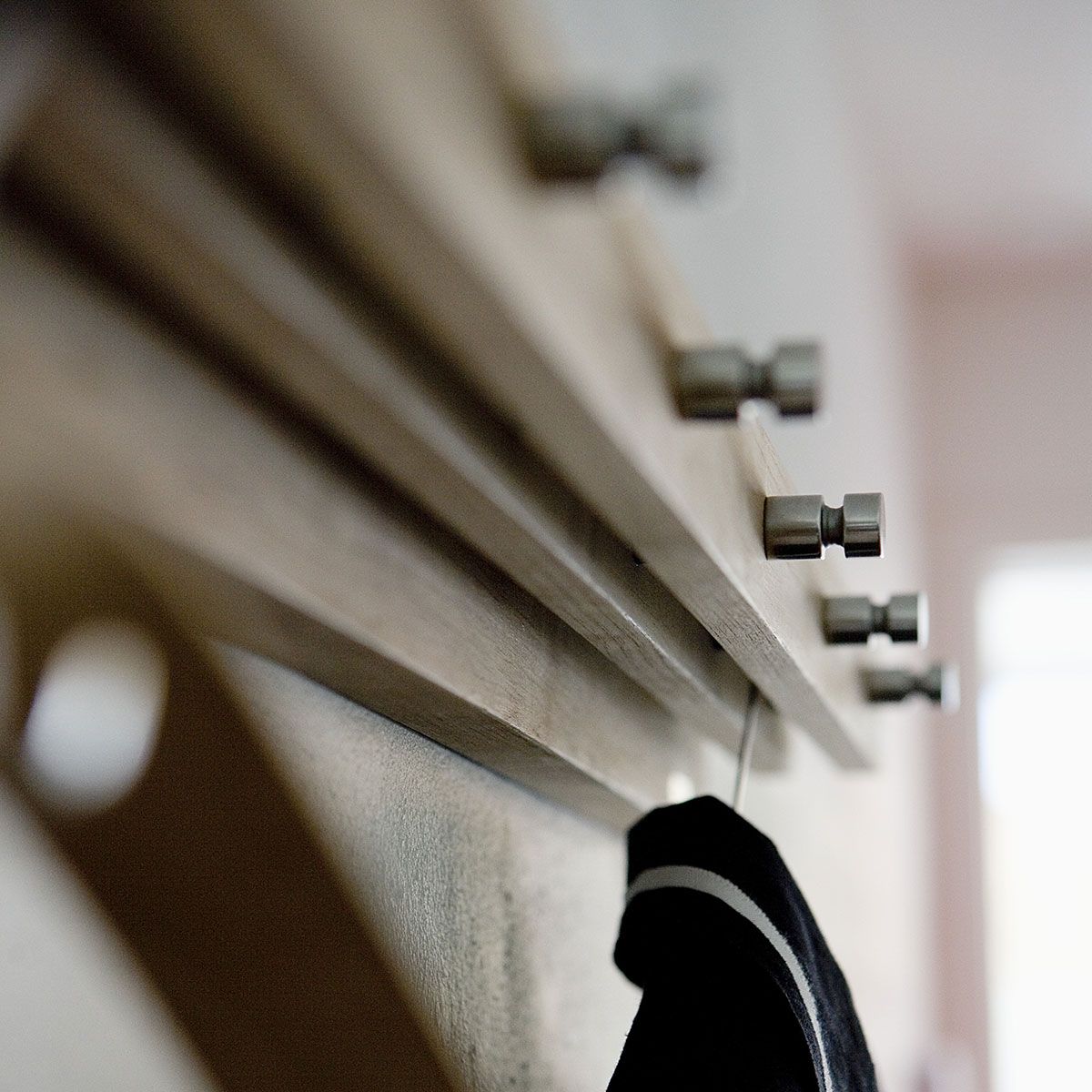 Cutter coat hanger 100 cm Black Oak