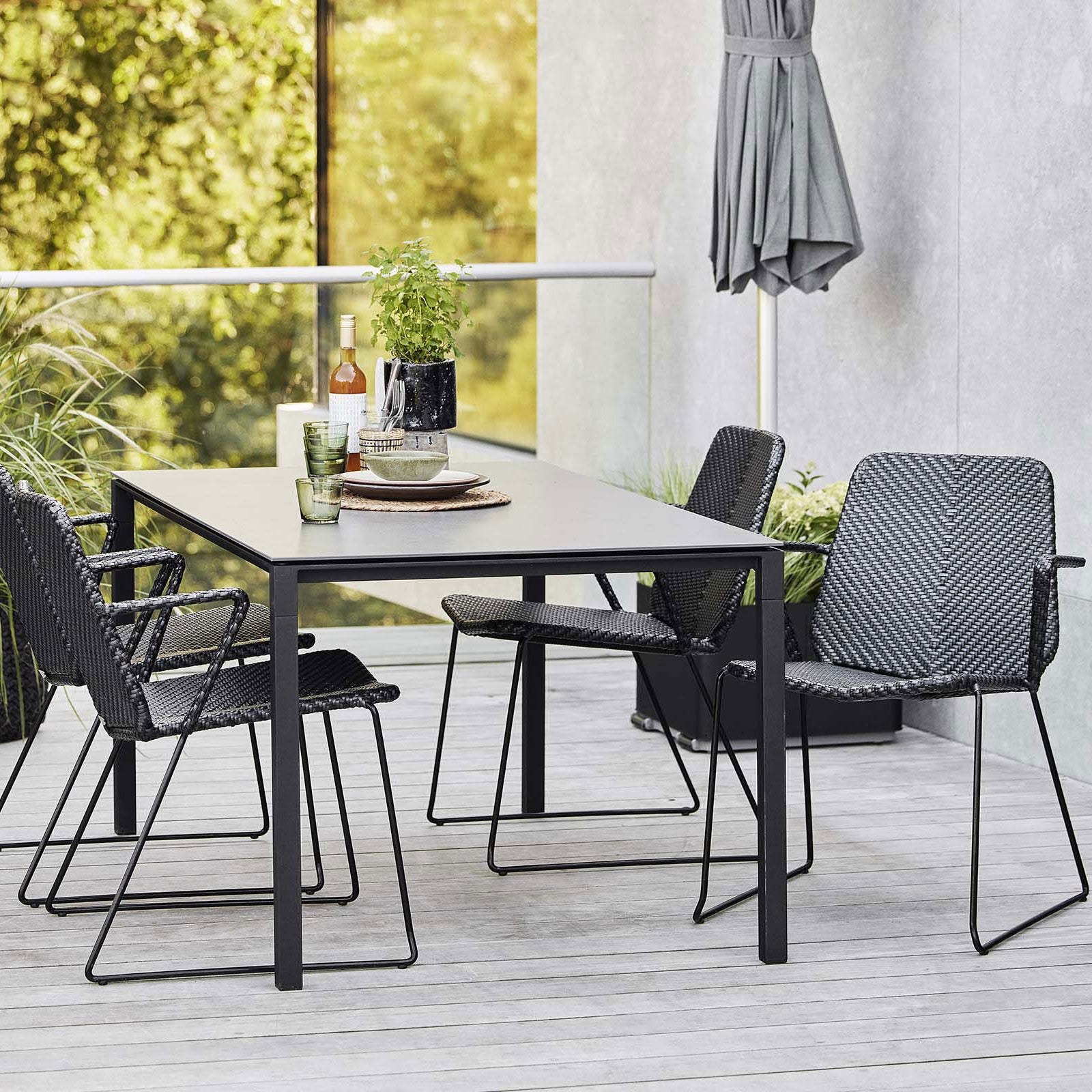 Vision lænestol Sort syntetisk rattan