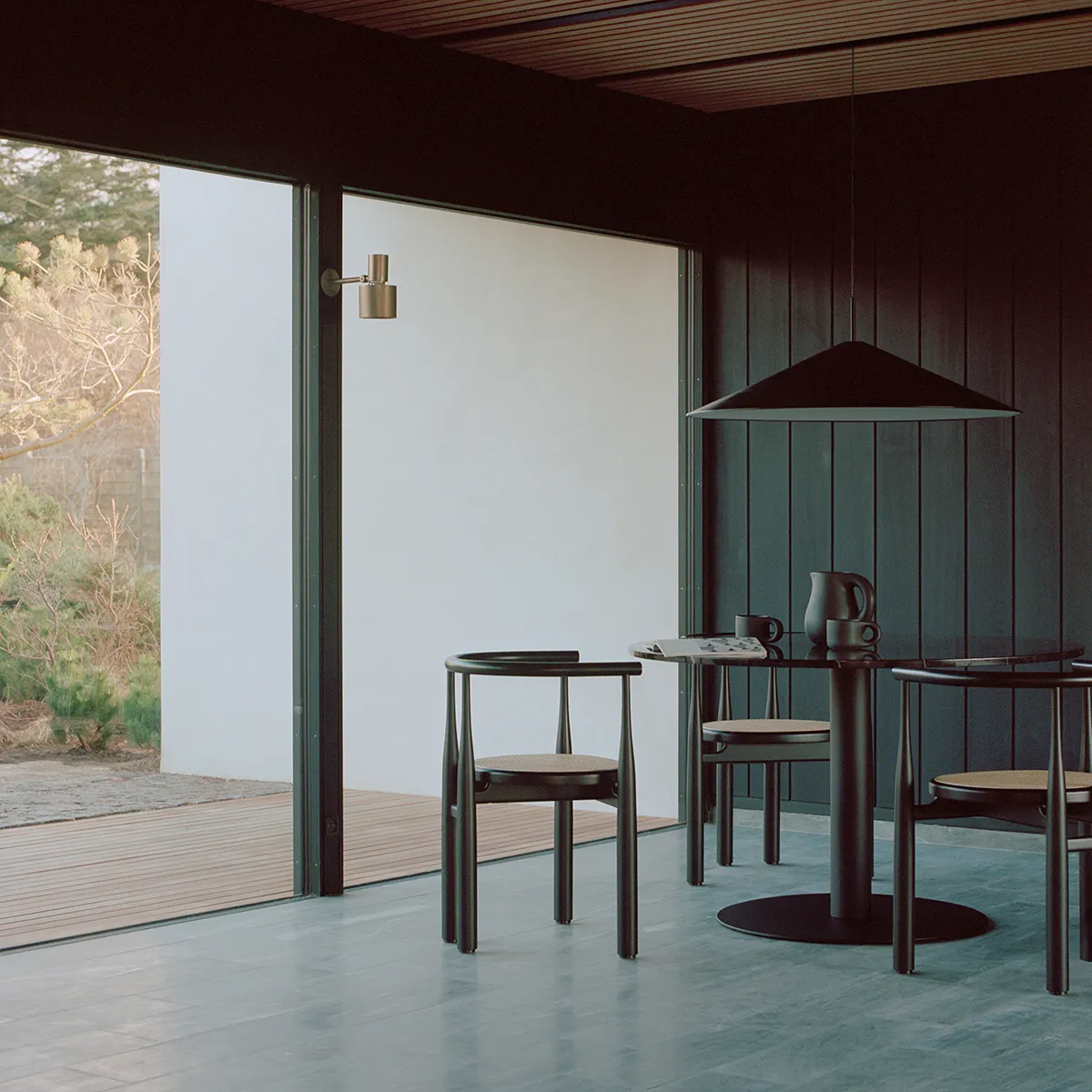 Spisebordsstol Bukowski Rattan Black med armlæn