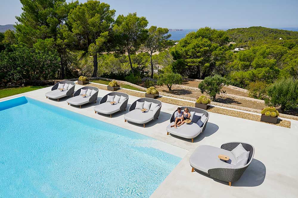 Peacock liggestol grå inkl. hynder