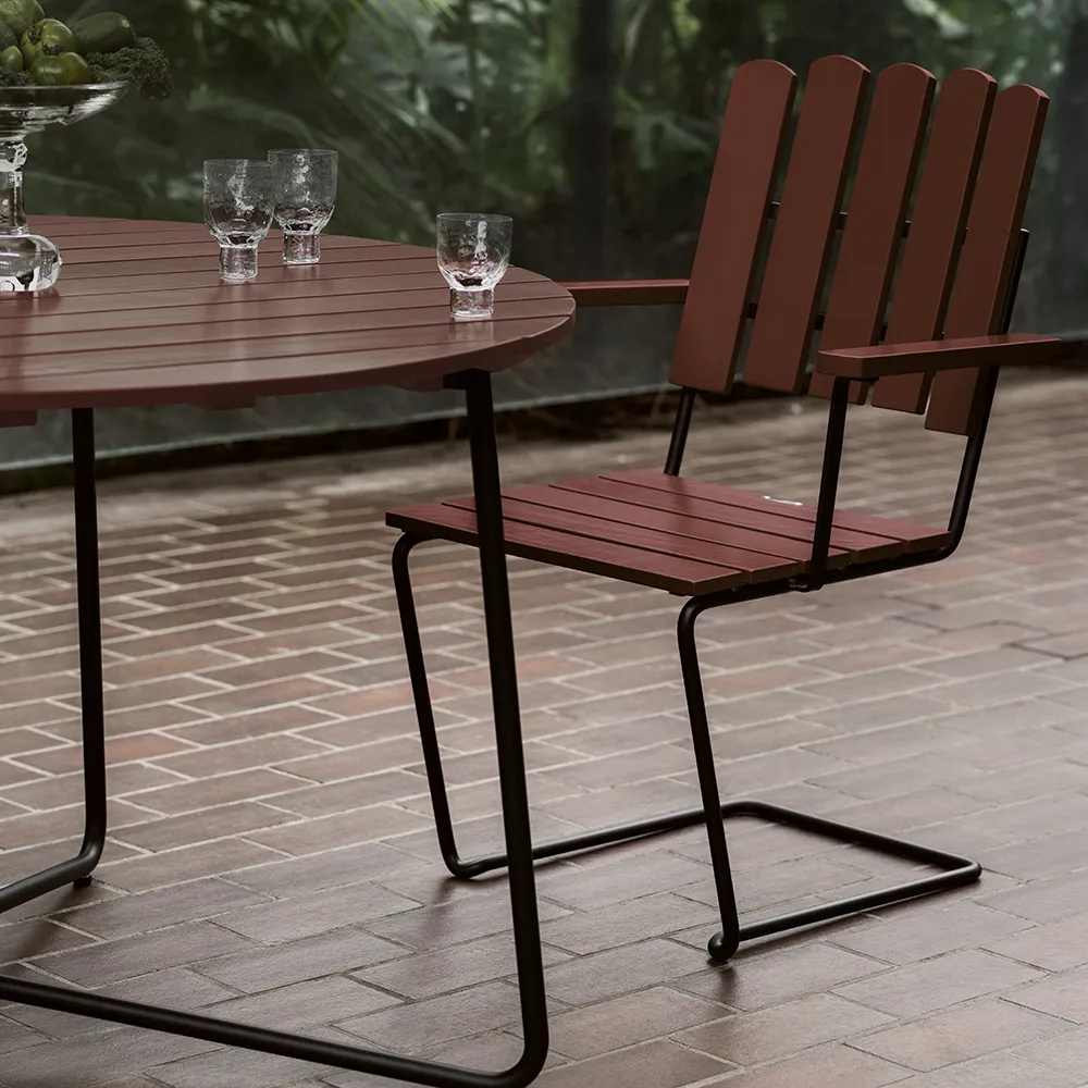 A2 lænestol Mørkerød lakeret eg / sort