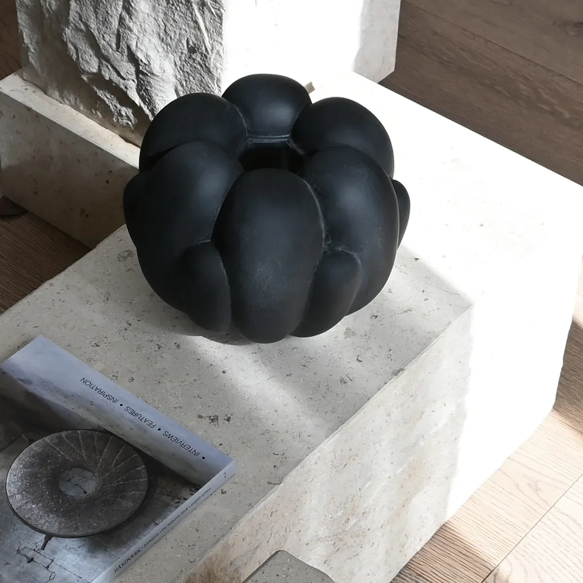 Håndlavet vase Bloom Petit Black H18 cm