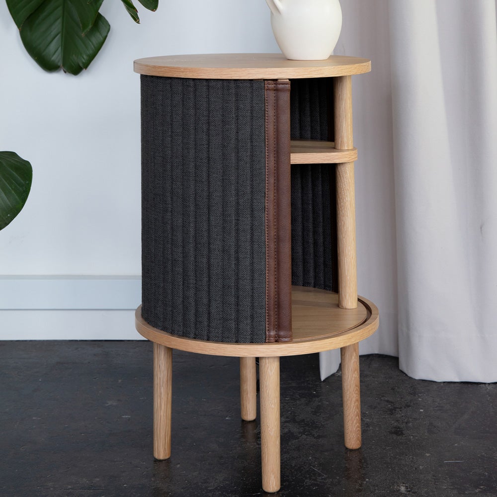 Audacious sidebord i egetræ/Shadow