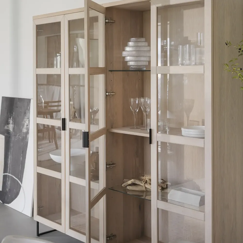 Everett vitrinskab hvidpigmenteret