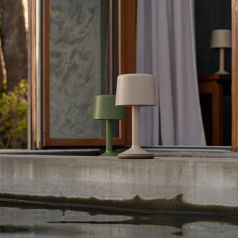 Bærbar solcellelampe Luu Olive green