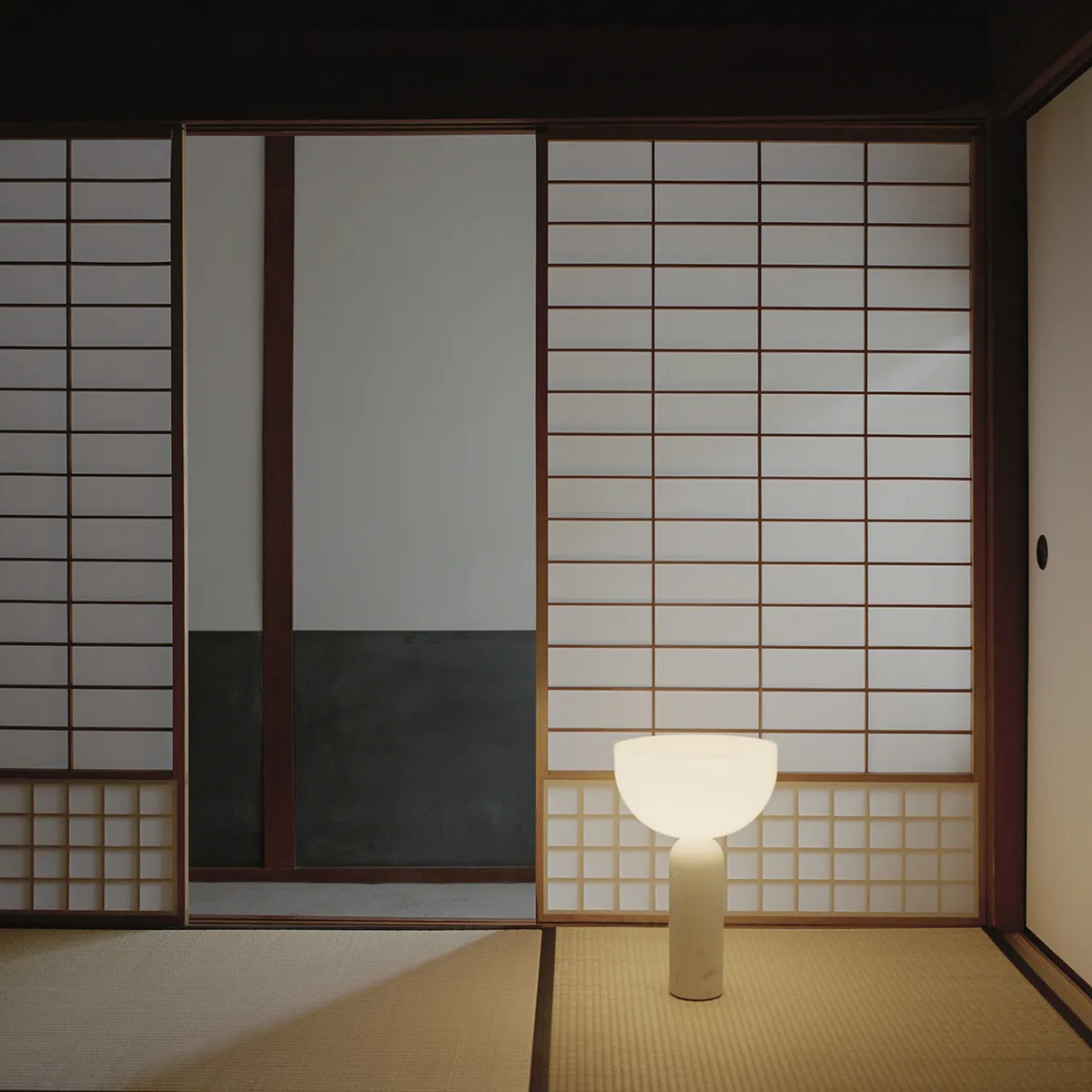 Kizu Bordlampe Large Hvid Marble EU