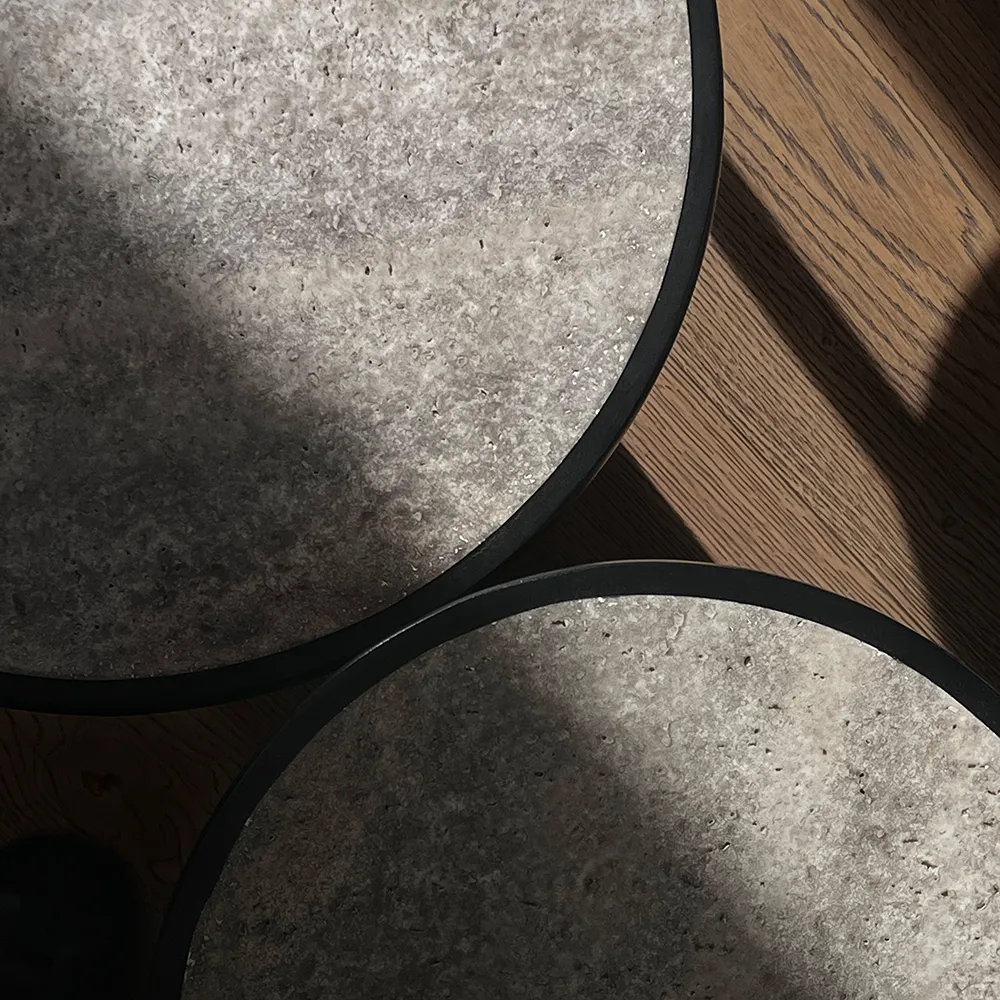 Trumpet sofabord højt - sølv travertin