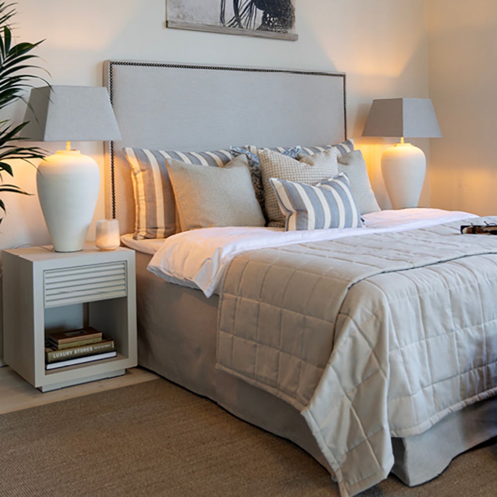 HAYDEN sengebord i egefiner-Ivory mist