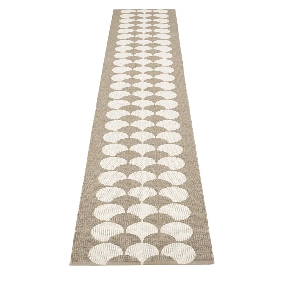 Pappelina, Poppy Potato / Vanilla tæppe 70 x 350 cm