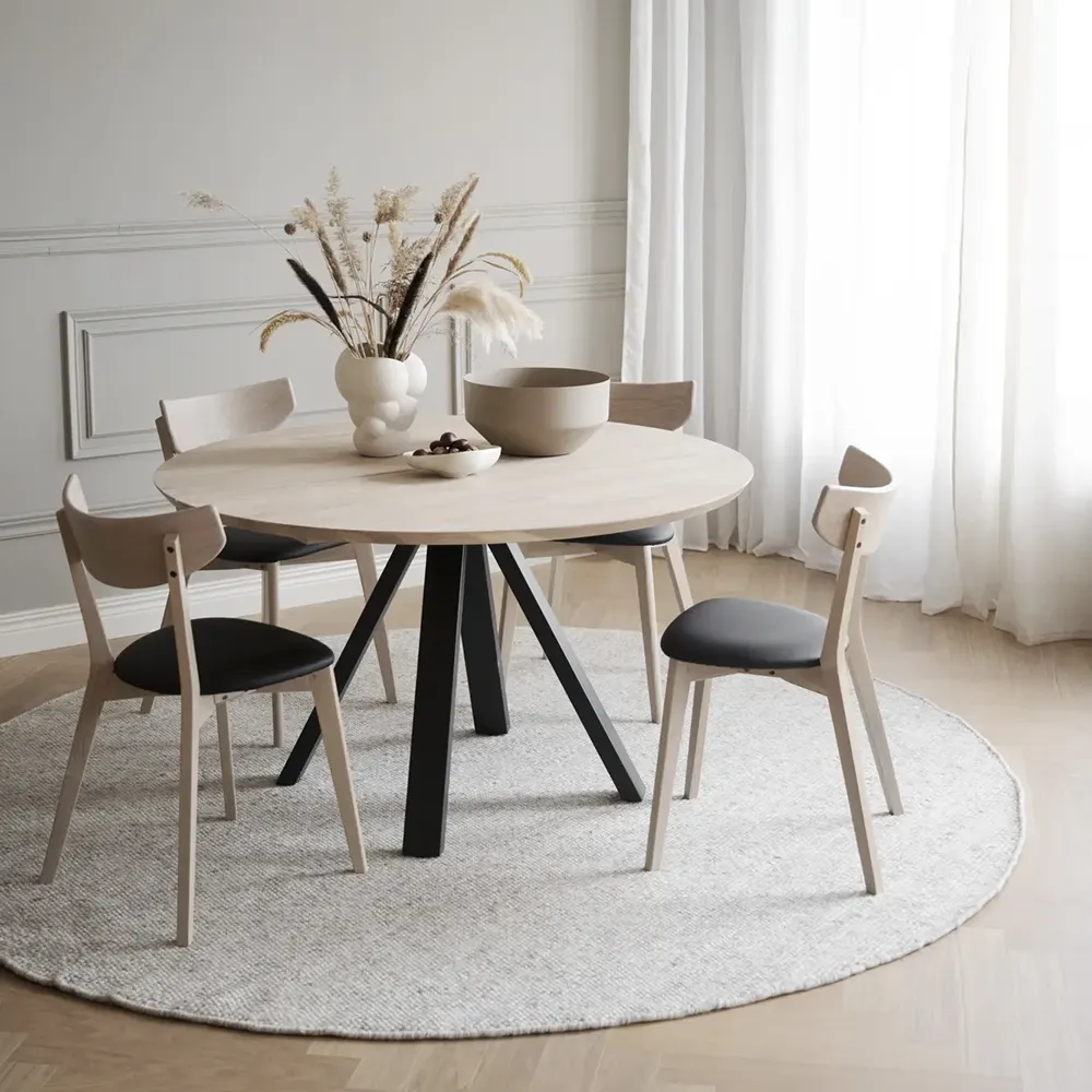 Ami spisebordsstol hvid pigmenteret eg/sort kunstlæder