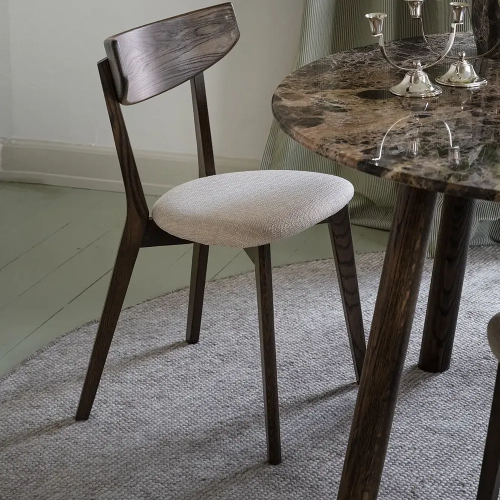Ami spisebordsstol brun lakeret eg/beige stof