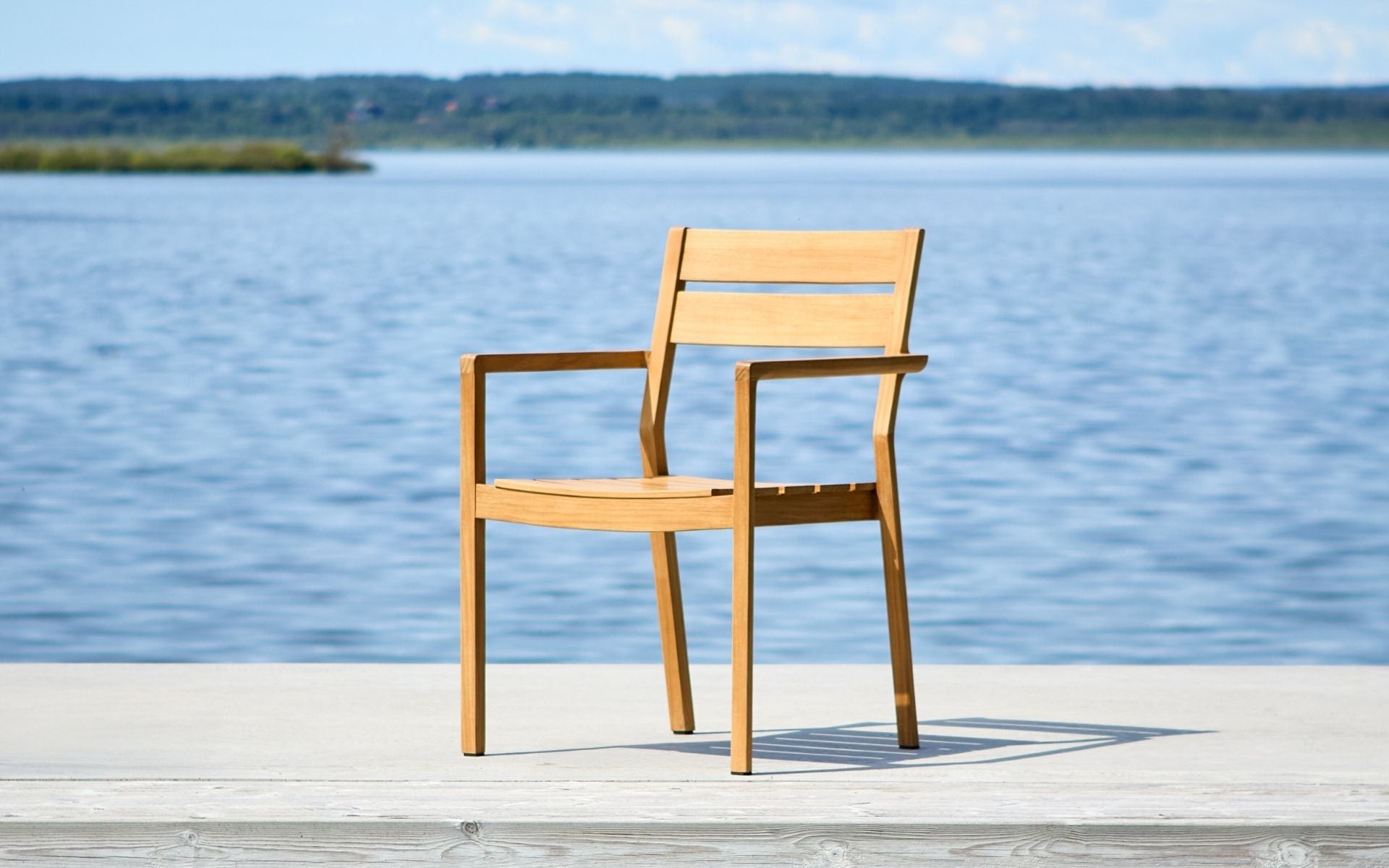 Delia karmstol Teak.jpg