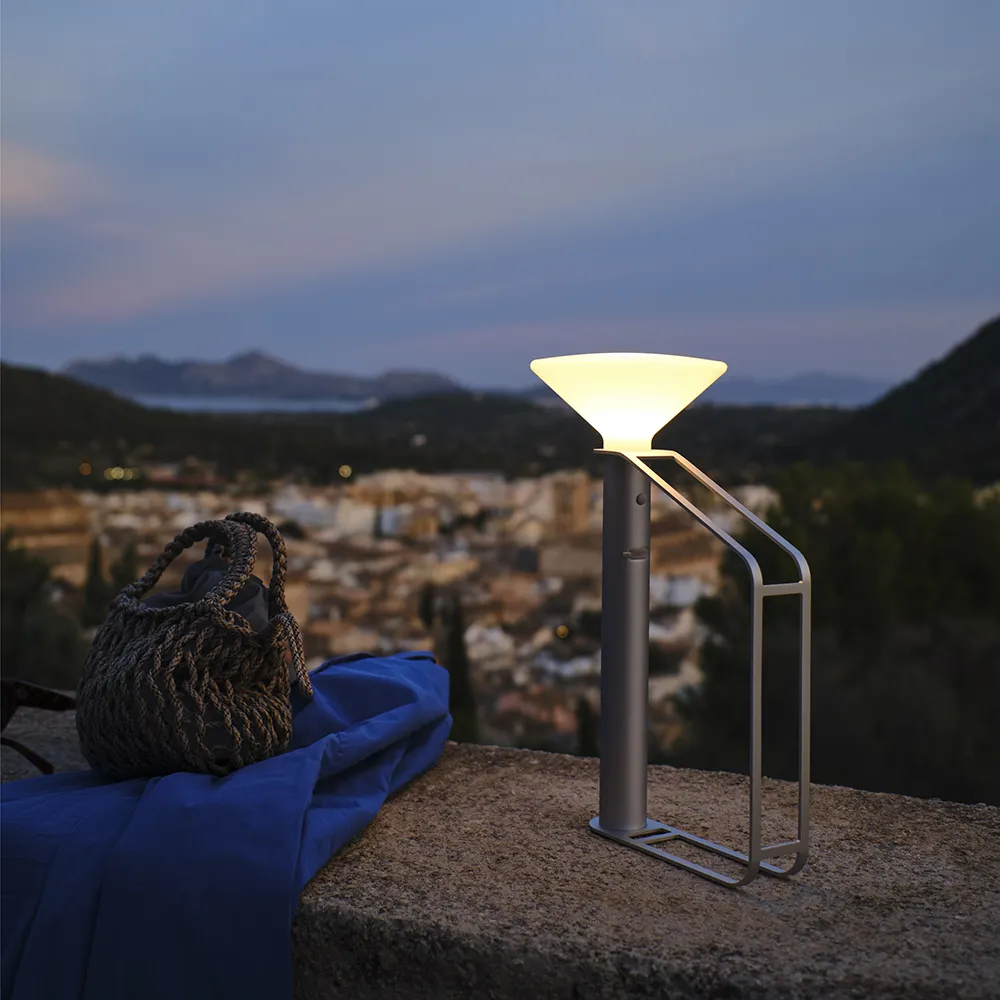 Piton transportabel lampe aluminium