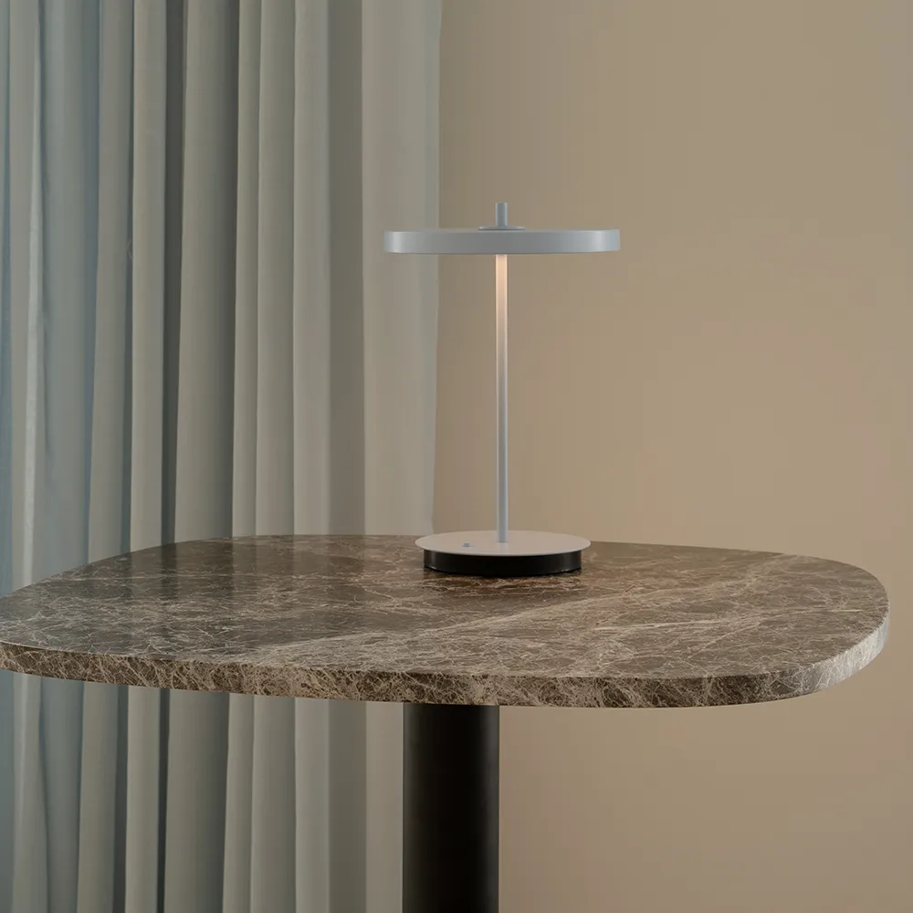 Asteria Move Monochrome Bærbar lampe Pale Blue