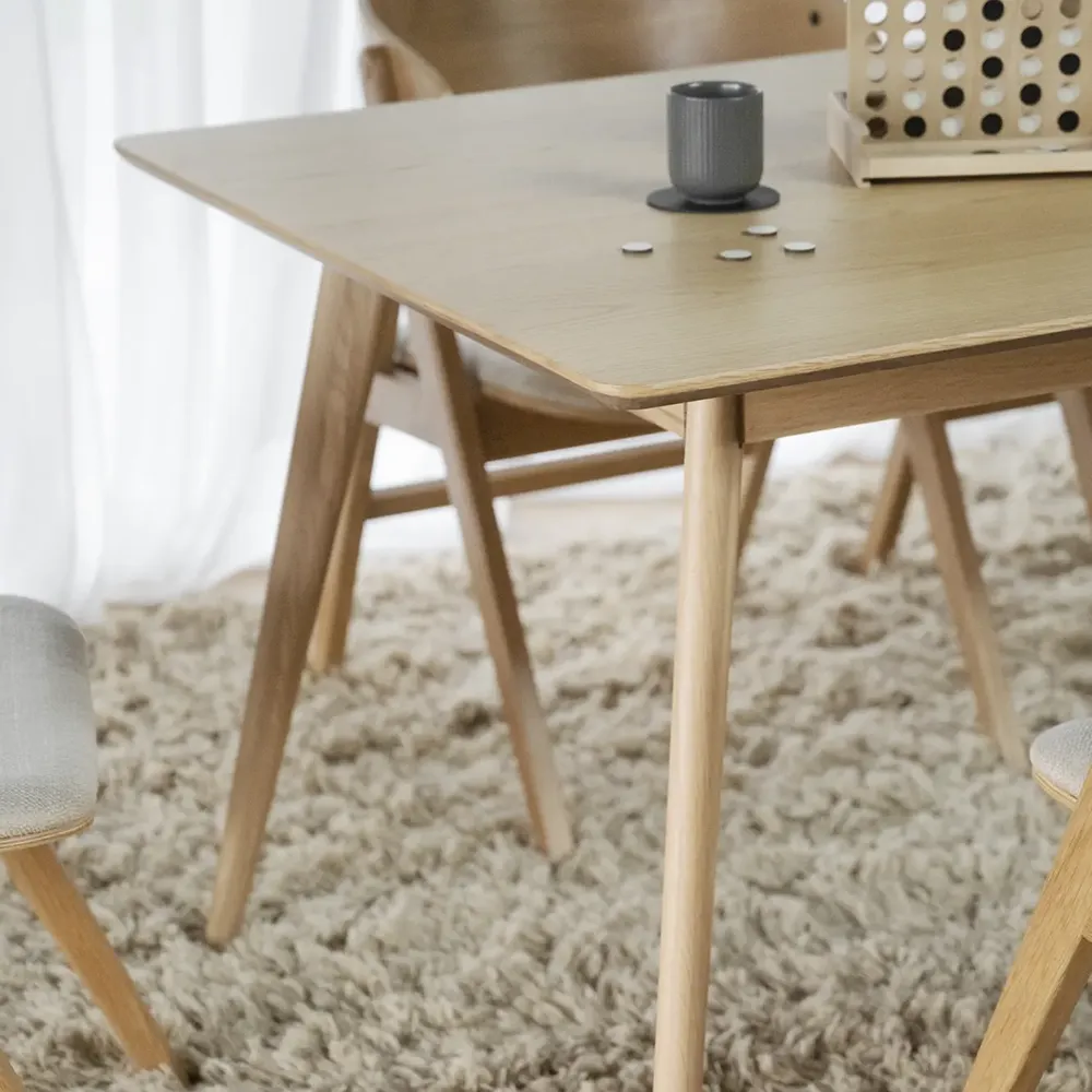 Yumi spisebord 190x90 cm lakeret eg