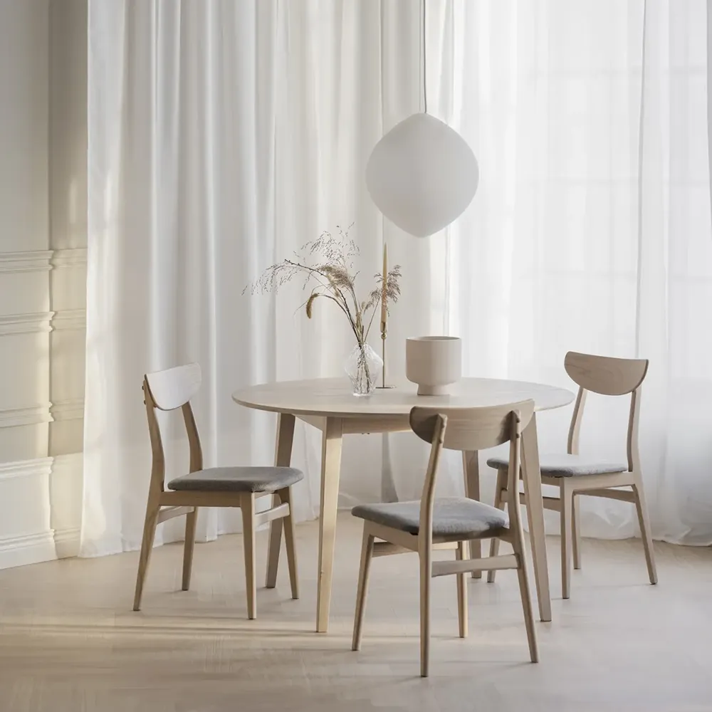 Rodham stol hvidpigmenteret eg/lysegrå