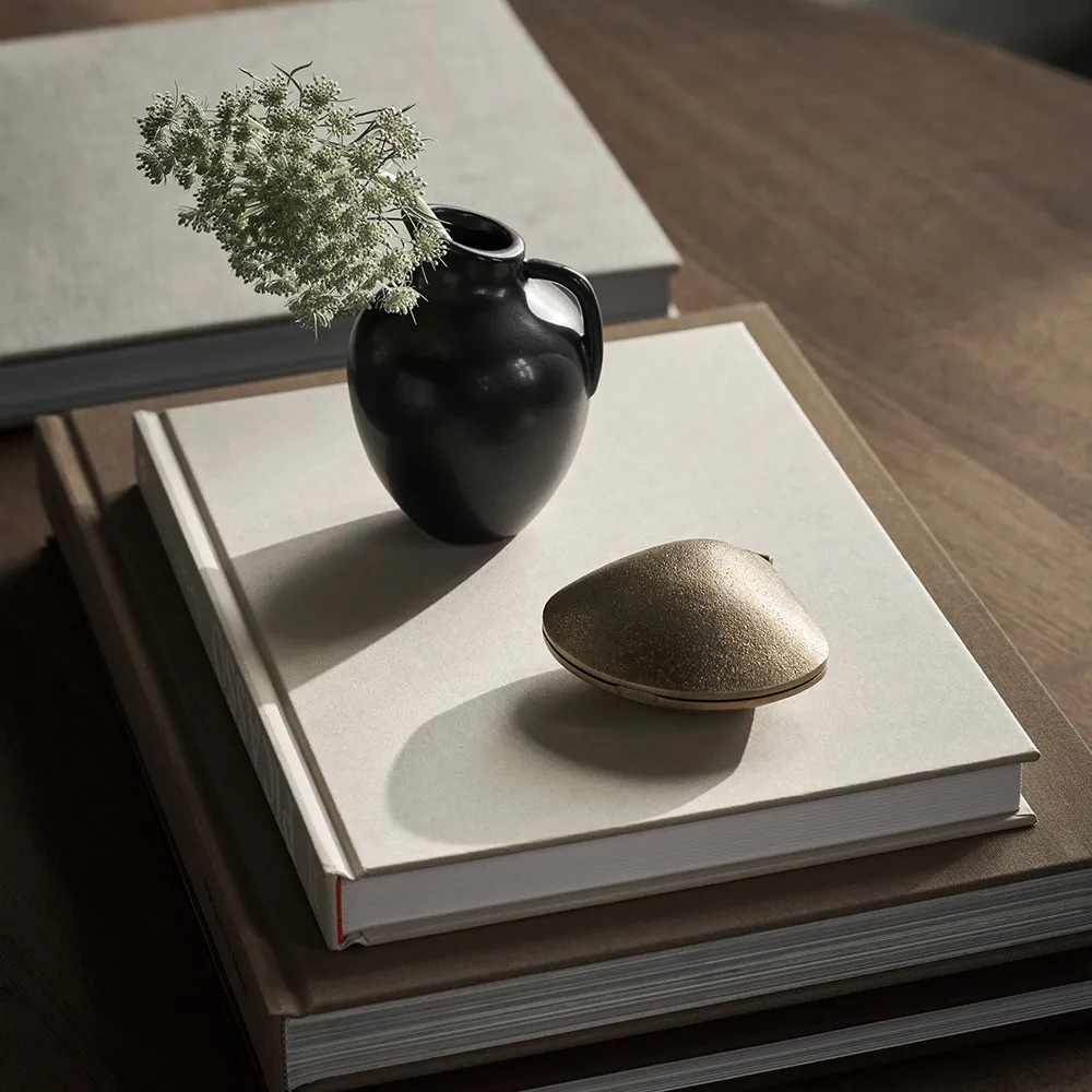 Lysestage Clam i messing