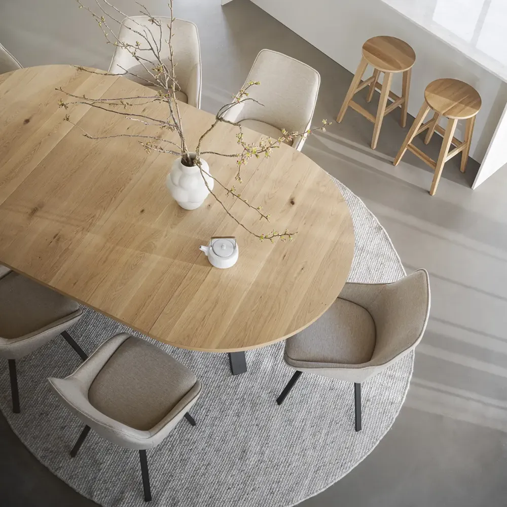 Alison stol lysebeige stof/ben i sort metal