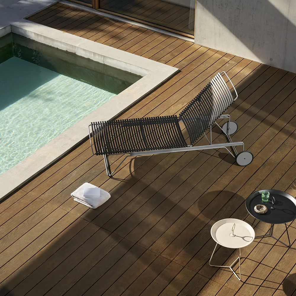 Click Adjustable chaise longue Beige. Frame: Grey