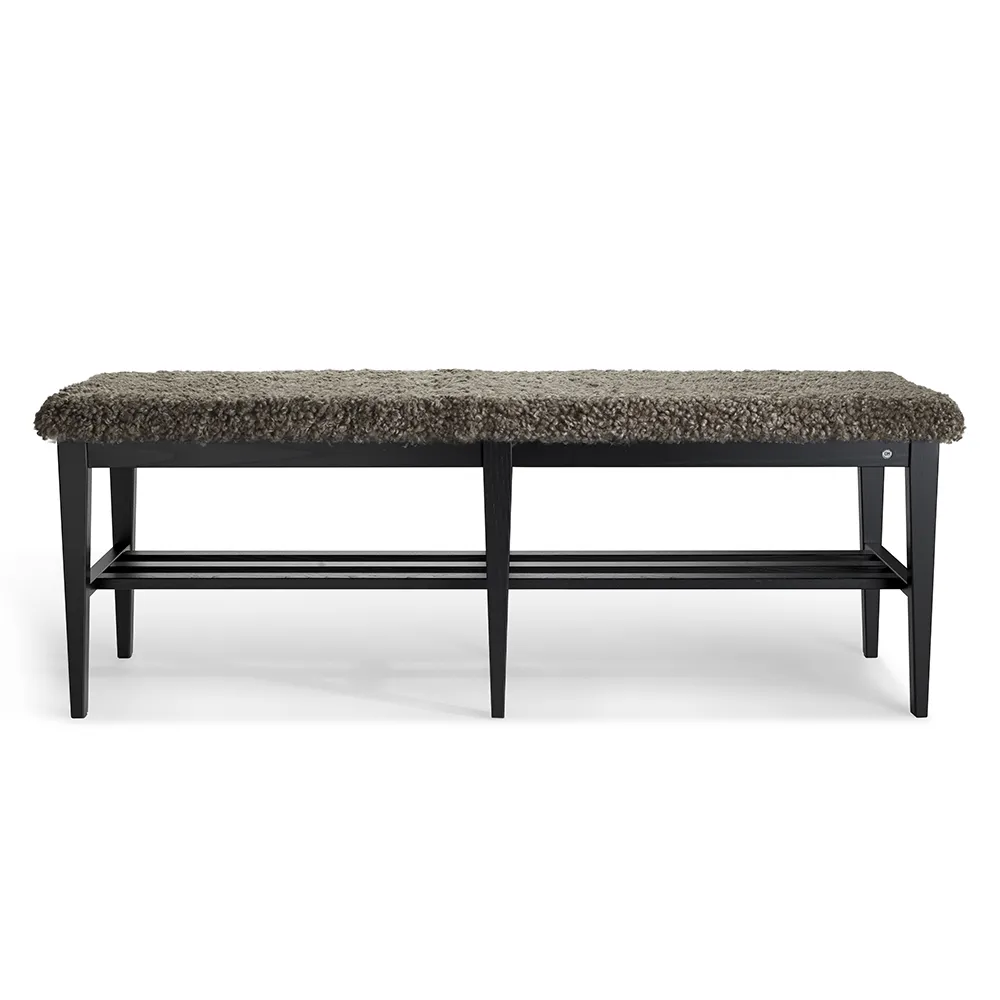 Oscarssons Möbel, Nadja Bench 130 cm Sortbejdset ask/fåreskind Sahara
