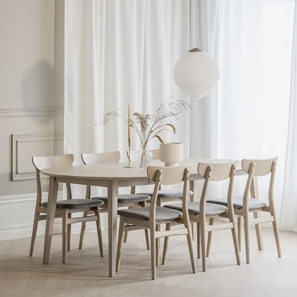 Filippa spisebord 120-165x120 cm hvidpigmenteret eg