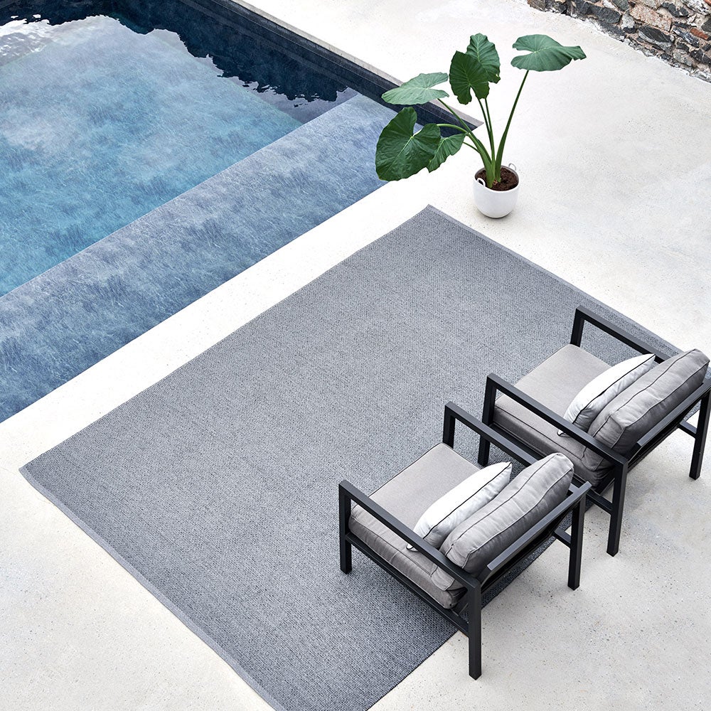 Svea tæppe 70x50 cm granit / black metallic 