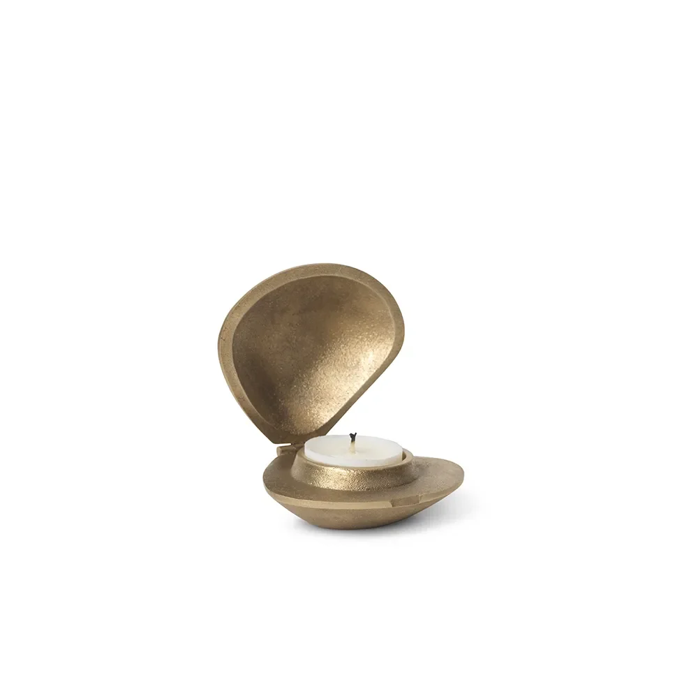 Ferm Living, Lysestage Clam i messing