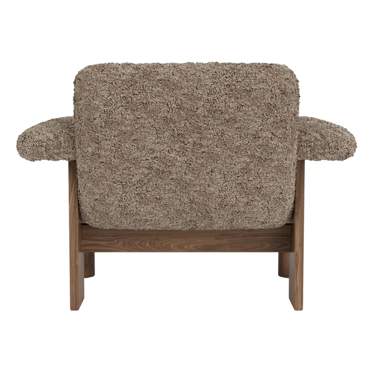 Brasilia loungestol helbetrukket lav ryg firbenet stel massiv valnød Sheepskin Nevotex Sahara