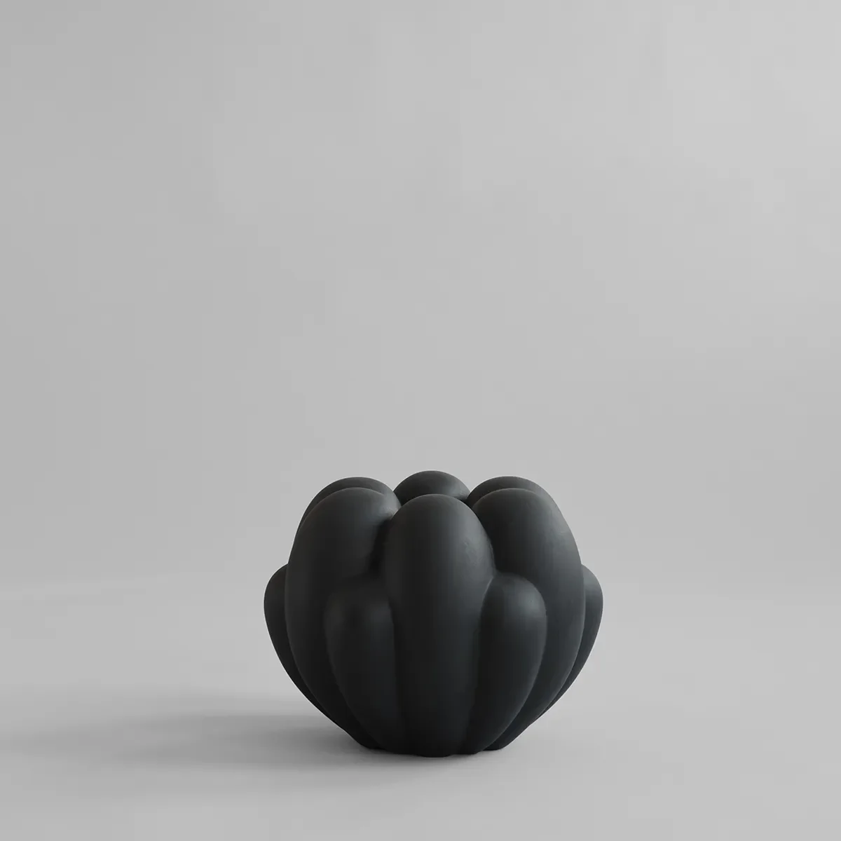 Håndlavet vase Bloom Mini Black H27 cm