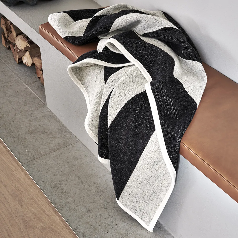 Bob plaid Black/ Vanilla 140 x 180 cm