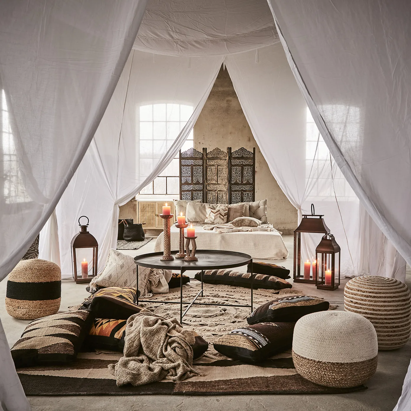 JUNI puf naturel/elfenben