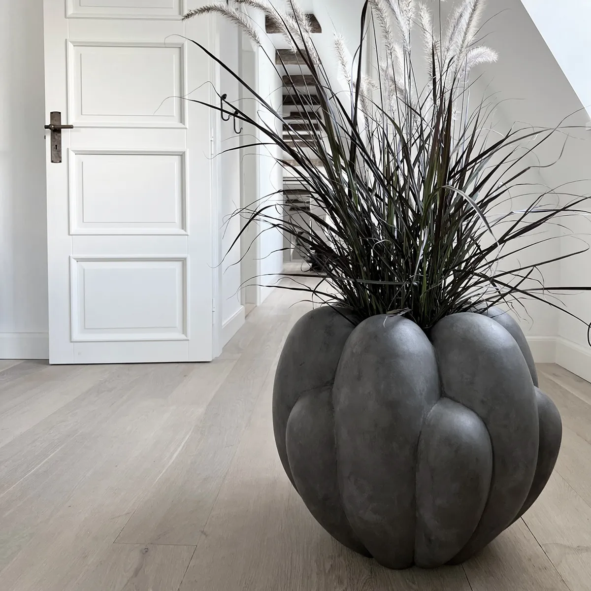 Håndlavet vase Bloom Big Dark Grey H44 cm