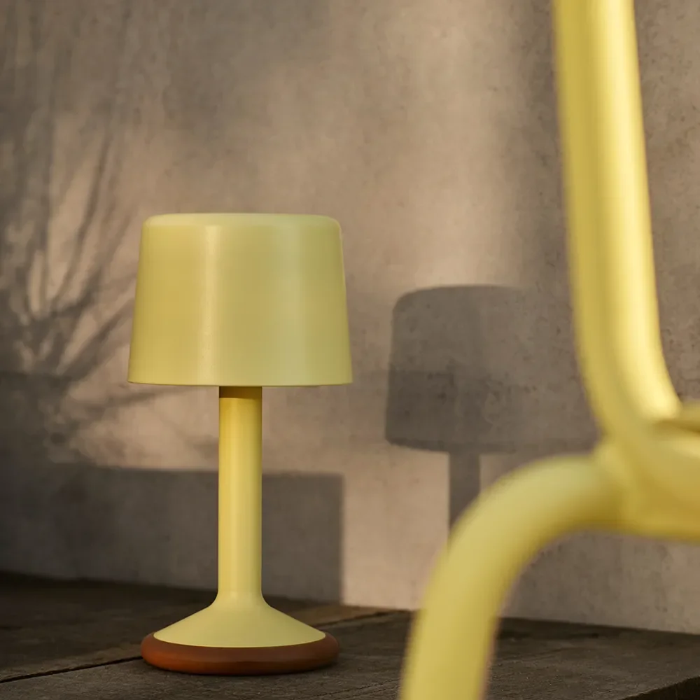 Bærbar solcellelampe Luu Lemon zest