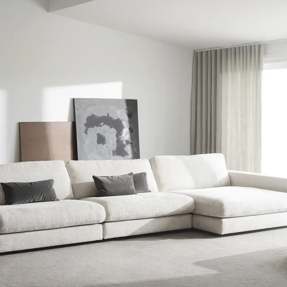 Duncan 3-person sofa med chaiselong til højre Robin lysegrå stof