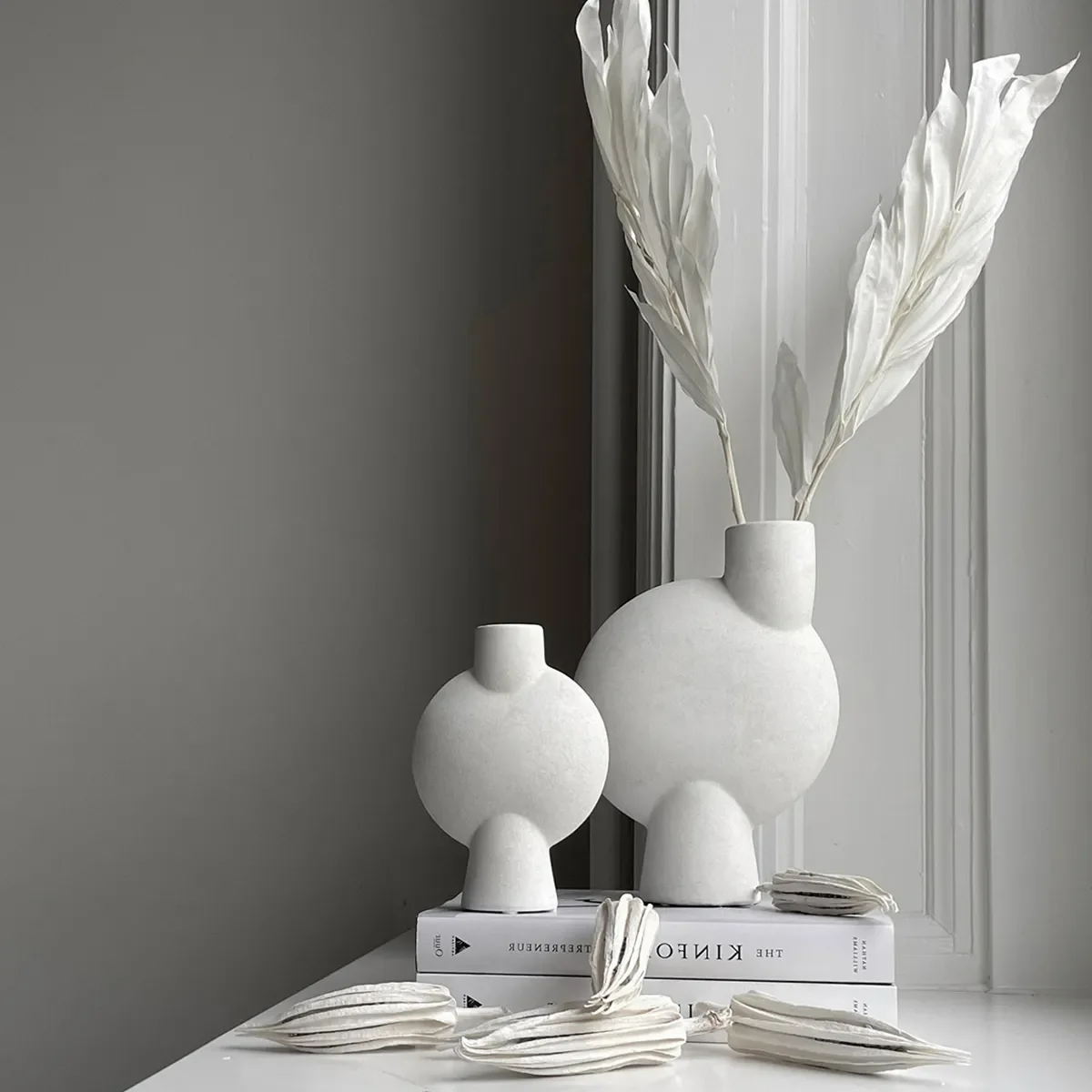 Håndmalet vase Sphere Bubl Mini Bone White H19 cm