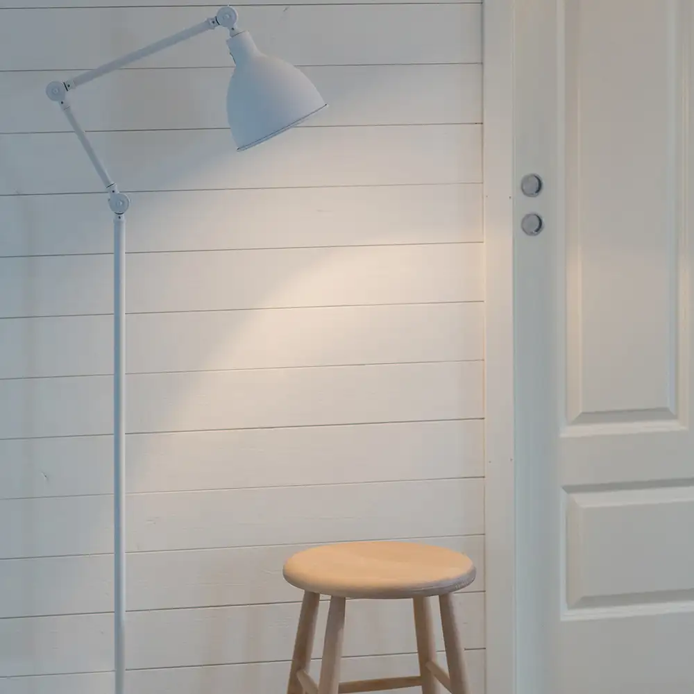 Bazar Gulvlampe H147 Hvid