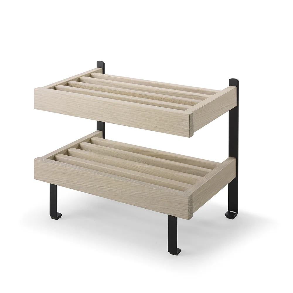 Oscarssons Möbel, Nadja Skohylde Hvidolieret eg/Mat sort stål