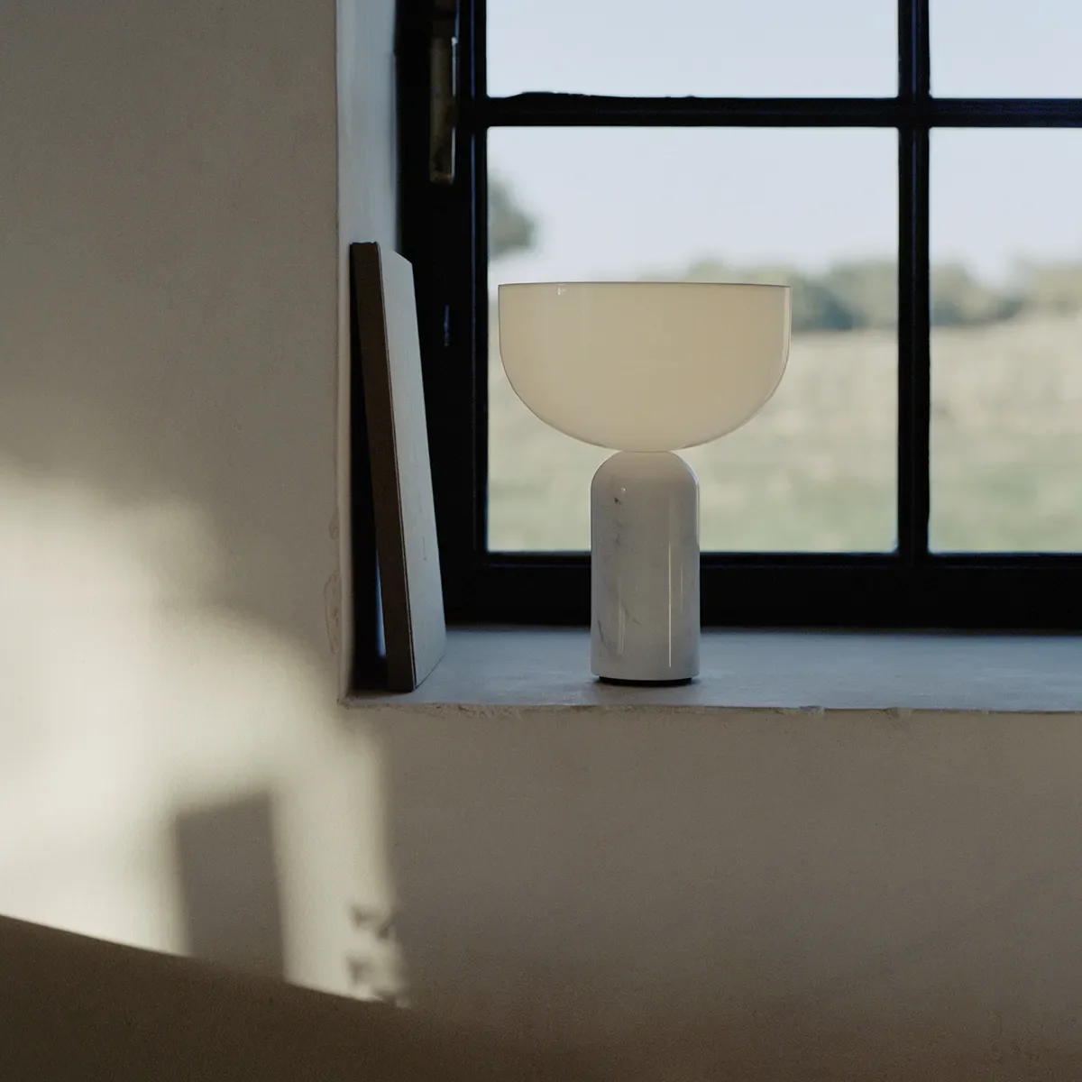 Kizu Bærbar bordlampe Hvid Marble